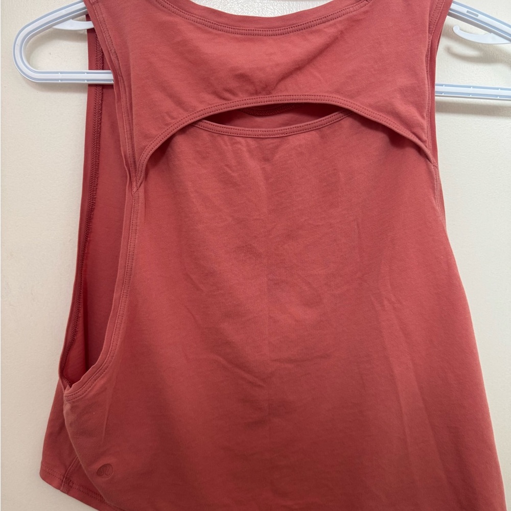 Lululemon Athletica Pink Orange Muscle Tee Crop Cut Out - Picture 2 of 3